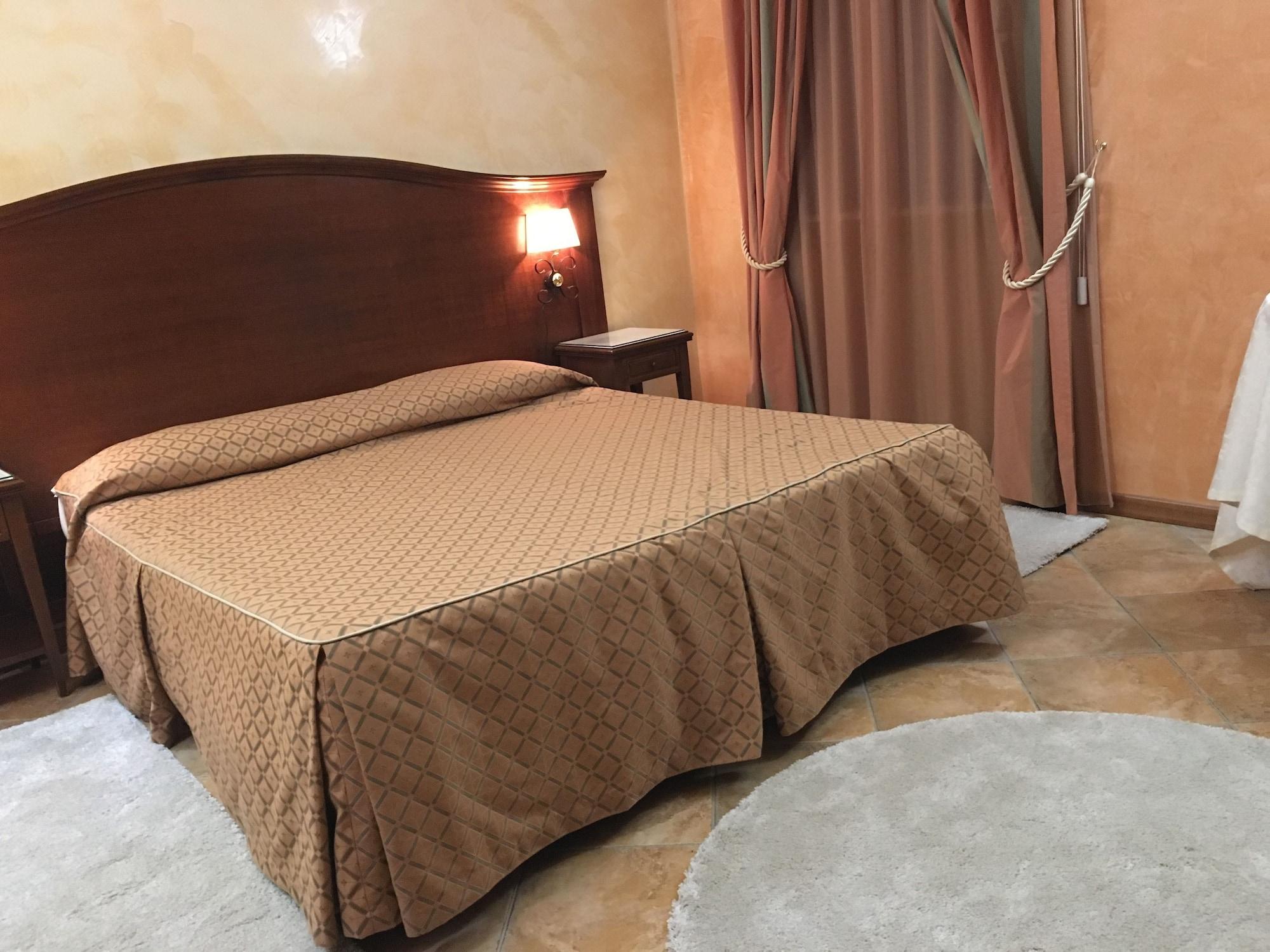 Hotel Al Ritrovo Пьяцца-Армерина Экстерьер фото